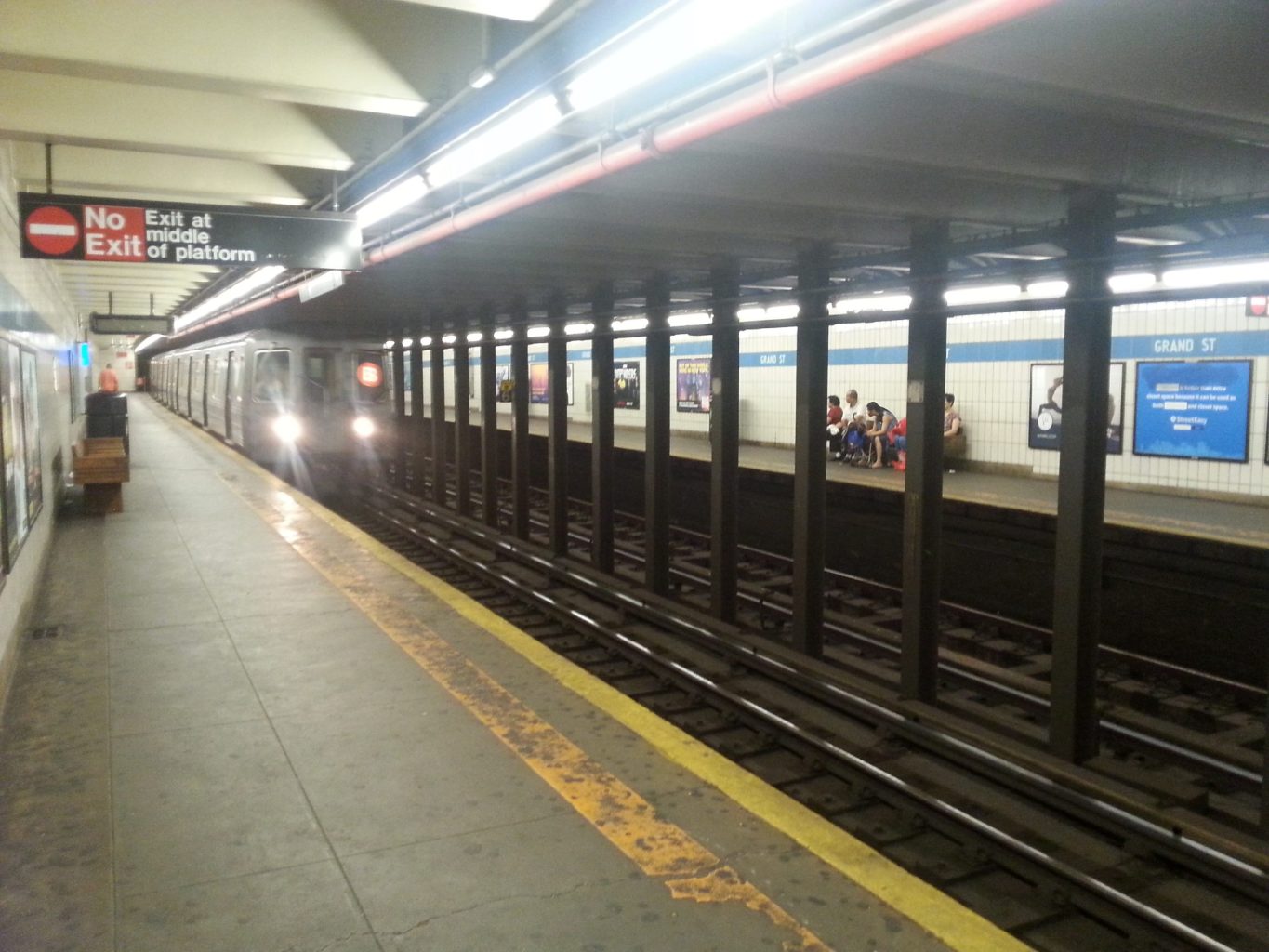 Grand St Subway Station