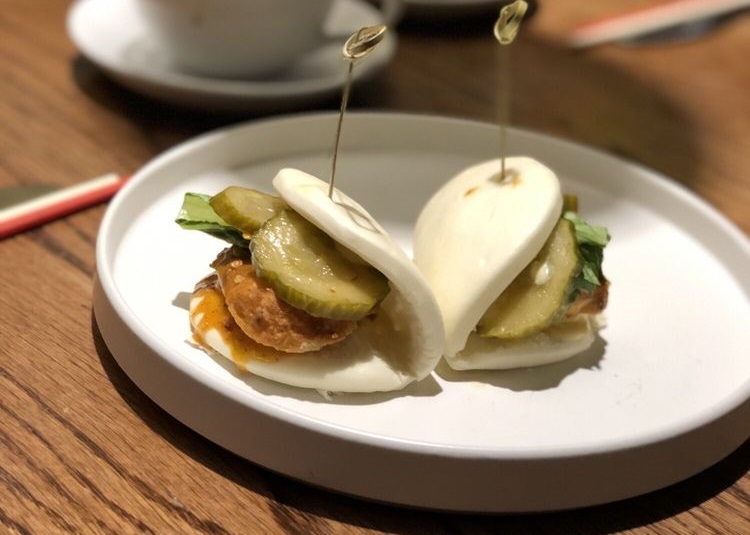 Rice & Gold Spicy Chicken Bao