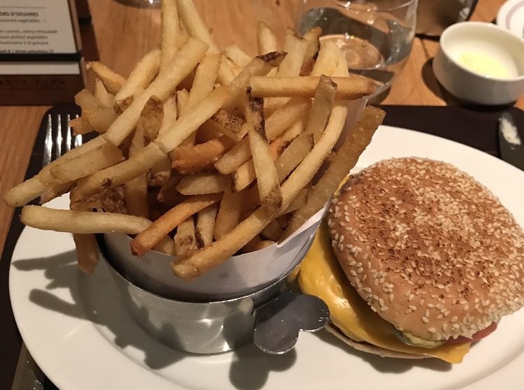 Bar Boulud Yankee Burger